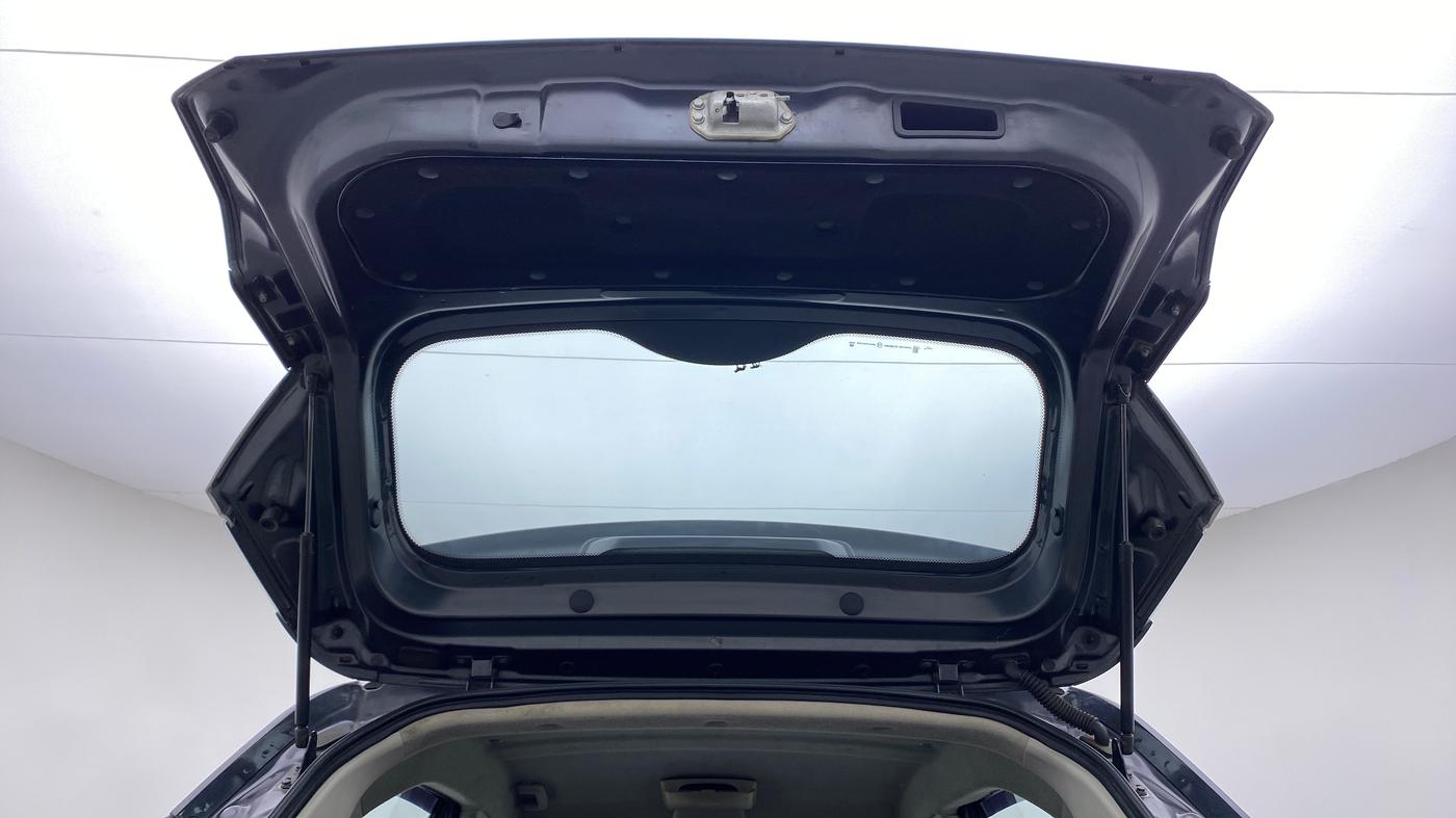2018 Tata NEXON XE, Petrol, Manual, 31,014 km, Boot Door Open