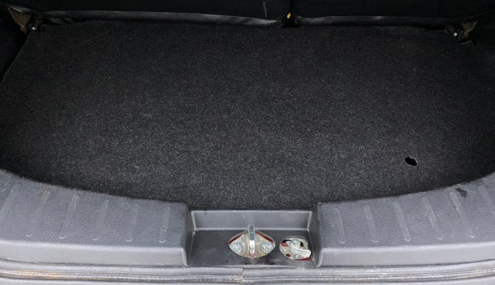 2018 Maruti Wagon R 1.0 VXI (O) AMT, Petrol, Automatic, 19,314 km, Boot Inside