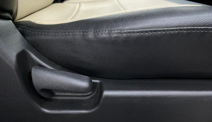 2018 Maruti Wagon R 1.0 VXI (O) AMT, Petrol, Automatic, 19,314 km, Driver Side Adjustment Panel