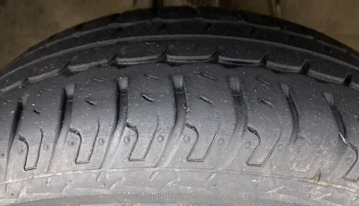 2018 Maruti Wagon R 1.0 VXI (O) AMT, Petrol, Automatic, 19,314 km, Right Front Tyre Tread