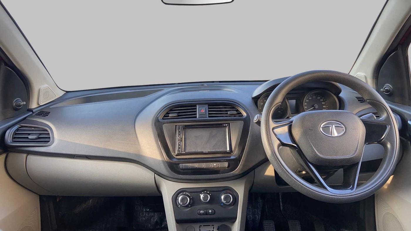 2018 Tata Tiago XM 1.2 REVOTRON, Petrol, Manual, 77,401 km, Dashboard