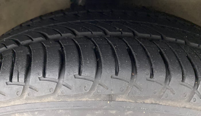 2018 Maruti Celerio ZXI AMT (O), Petrol, Automatic, 30,950 km, Right Front Tyre Tread