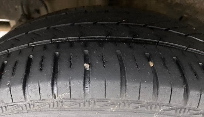 2017 Hyundai Grand i10 SPORTZ (O) 1.2 AT VTVT, Petrol, Automatic, 38,616 km, Right Rear Tyre Tread