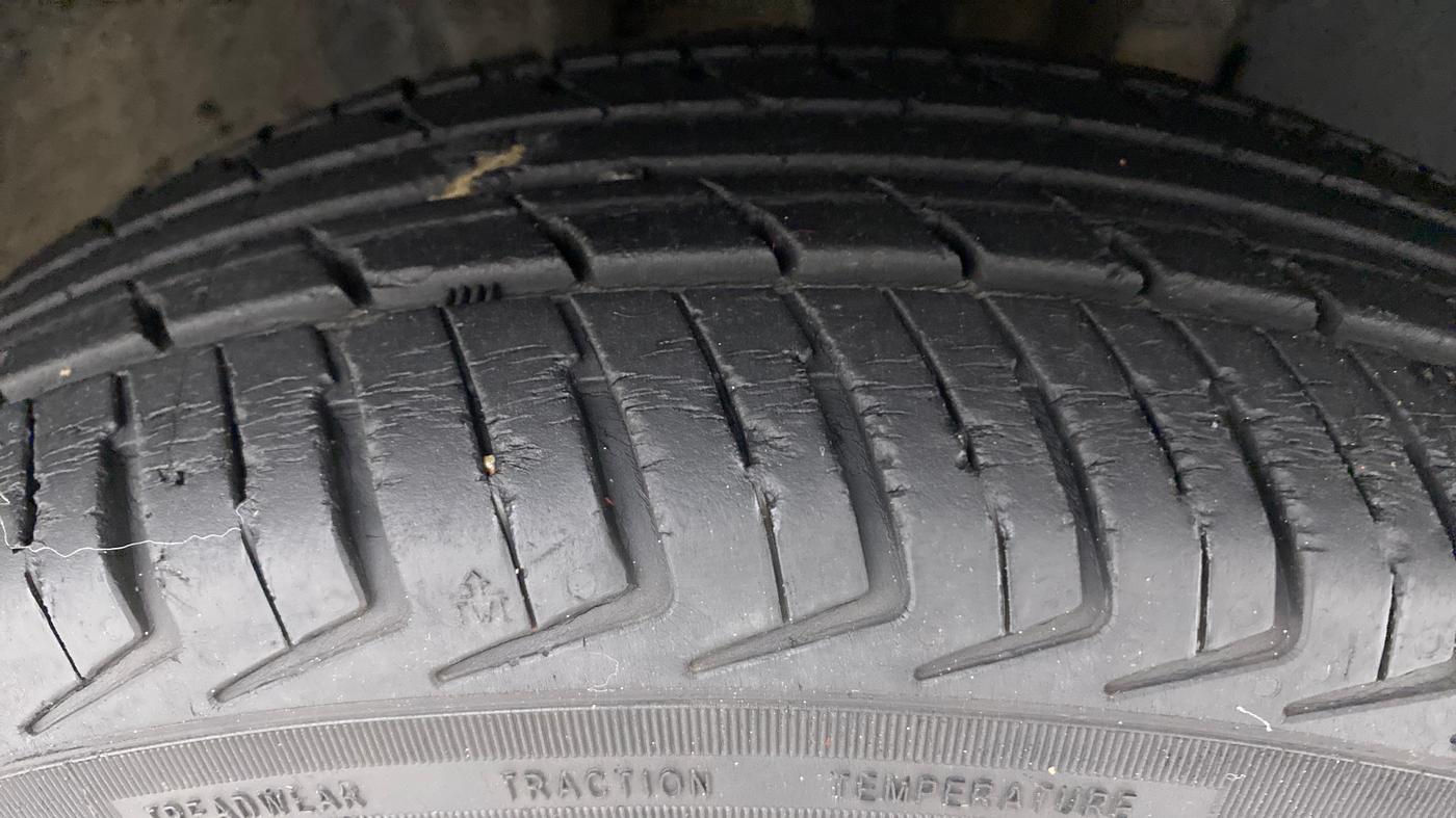 2015 Renault Kwid RXT, Petrol, Manual, 32,853 km, Right Front Tyre Tread