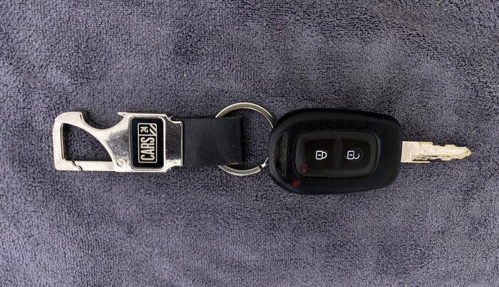 2015 Renault Kwid RXT, Petrol, Manual, 32,853 km, Key Close Up