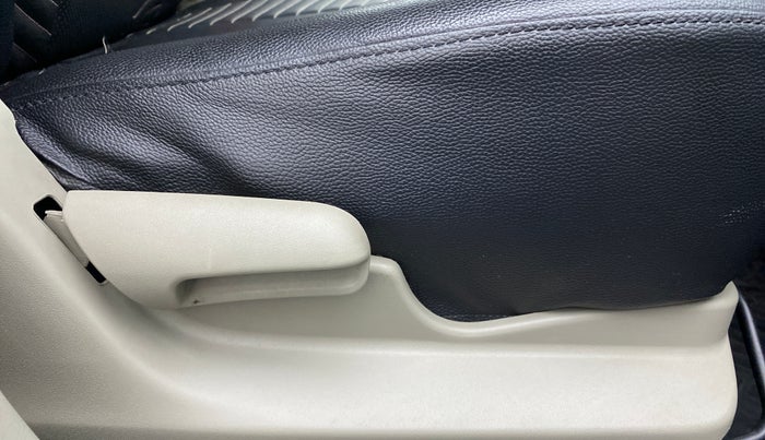 2015 Maruti Celerio VXI, Petrol, Manual, 38,562 km, Driver Side Adjustment Panel