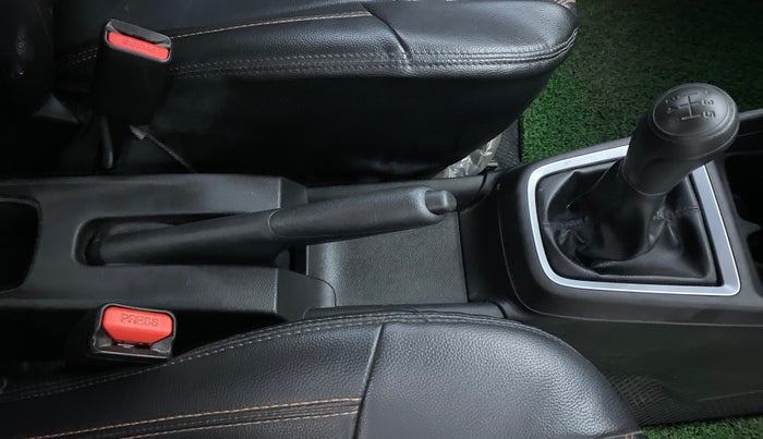 2021 Maruti Swift LXI, Petrol, Manual, 60,539 km, Gear Lever