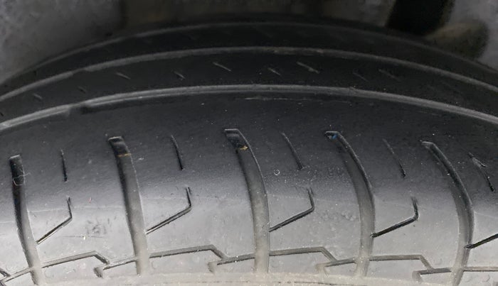 2021 Maruti Swift LXI, Petrol, Manual, 60,539 km, Left Rear Tyre Tread