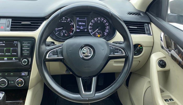 2016 Skoda Octavia 1.8 TSI STYLE PLUS AT, Petrol, Automatic, 68,281 km, Steering Wheel Close Up