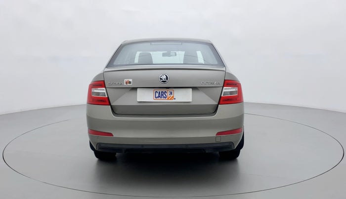 2016 Skoda Octavia 1.8 TSI STYLE PLUS AT, Petrol, Automatic, 68,281 km, Back/Rear