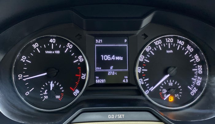 2016 Skoda Octavia 1.8 TSI STYLE PLUS AT, Petrol, Automatic, 68,281 km, Odometer Image