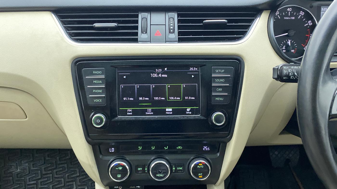 2016 Skoda Octavia 1.8 TSI STYLE PLUS AT, Petrol, Automatic, 68,281 km, Air Conditioner