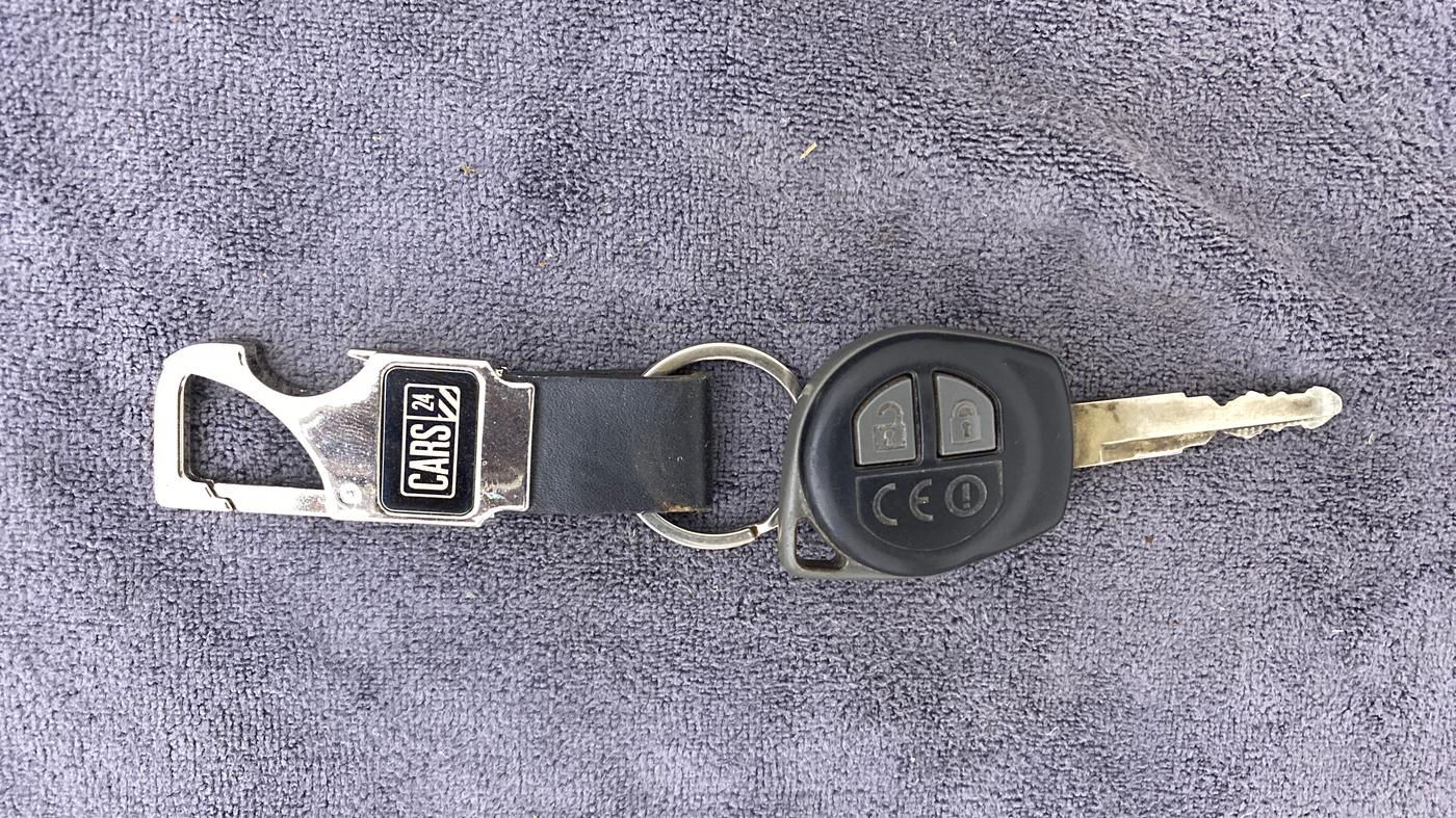 2018 Maruti Dzire VDI, Diesel, Manual, 69,613 km, Key Close Up