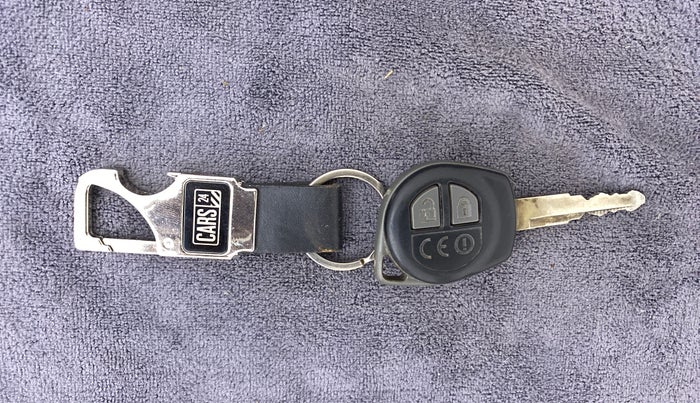 2018 Maruti Dzire VDI, Diesel, Manual, 69,613 km, Key Close Up