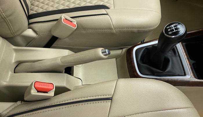 2018 Maruti Dzire VDI, Diesel, Manual, 69,613 km, Gear Lever