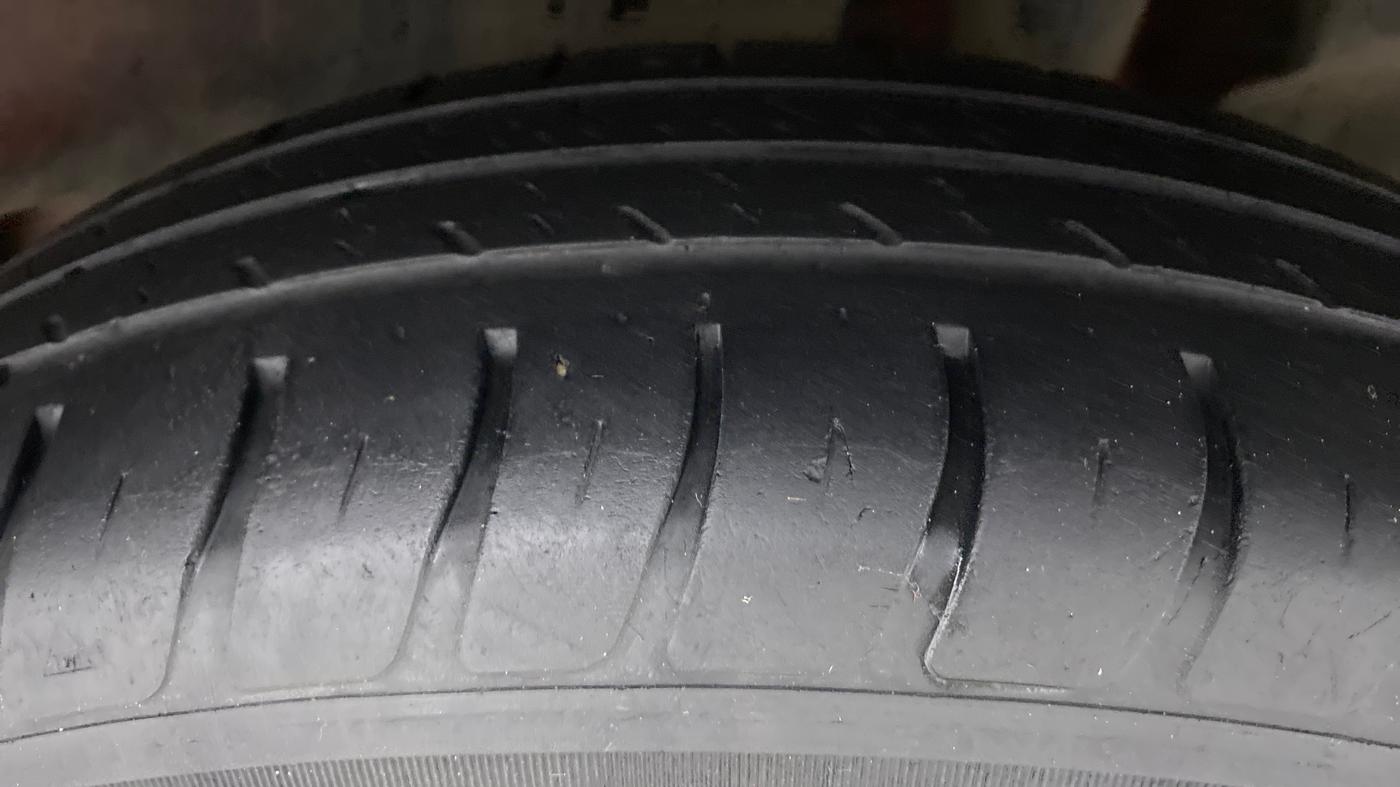 2018 Maruti Dzire VDI, Diesel, Manual, 69,613 km, Left Rear Tyre Tread