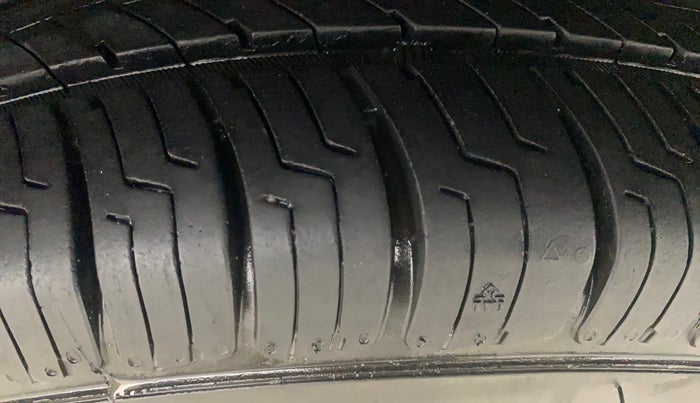 2014 Maruti Swift VDI, Diesel, Manual, 84,501 km, Left Rear Tyre Tread
