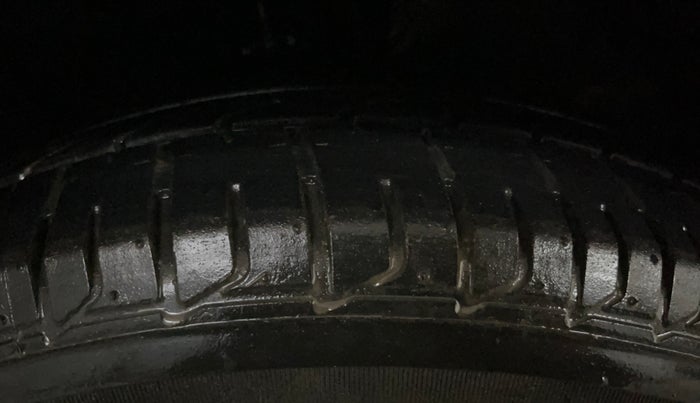 2014 Hyundai Verna FLUIDIC 1.6 VTVT SX AT, Petrol, Automatic, 27,810 km, Right Front Tyre Tread