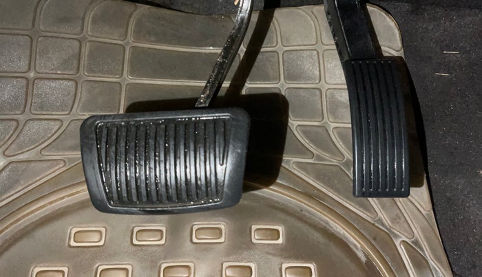 2014 Hyundai Verna FLUIDIC 1.6 VTVT SX AT, Petrol, Automatic, 27,810 km, Pedals