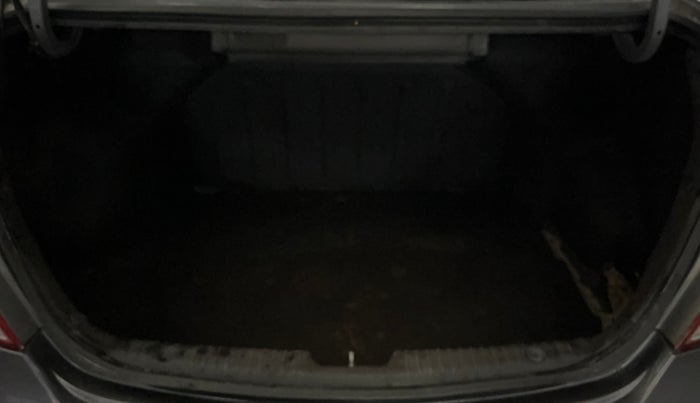 2014 Hyundai Verna FLUIDIC 1.6 VTVT SX AT, Petrol, Automatic, 27,810 km, Boot Inside