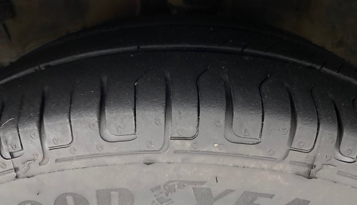 2012 Hyundai i10 MAGNA 1.2 KAPPA2, Petrol, Manual, 34,694 km, Left Front Tyre Tread