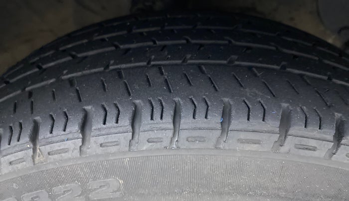 2017 Hyundai Grand i10 magna 1.2 crdi, Diesel, Manual, 95,620 km, Right Front Tyre Tread