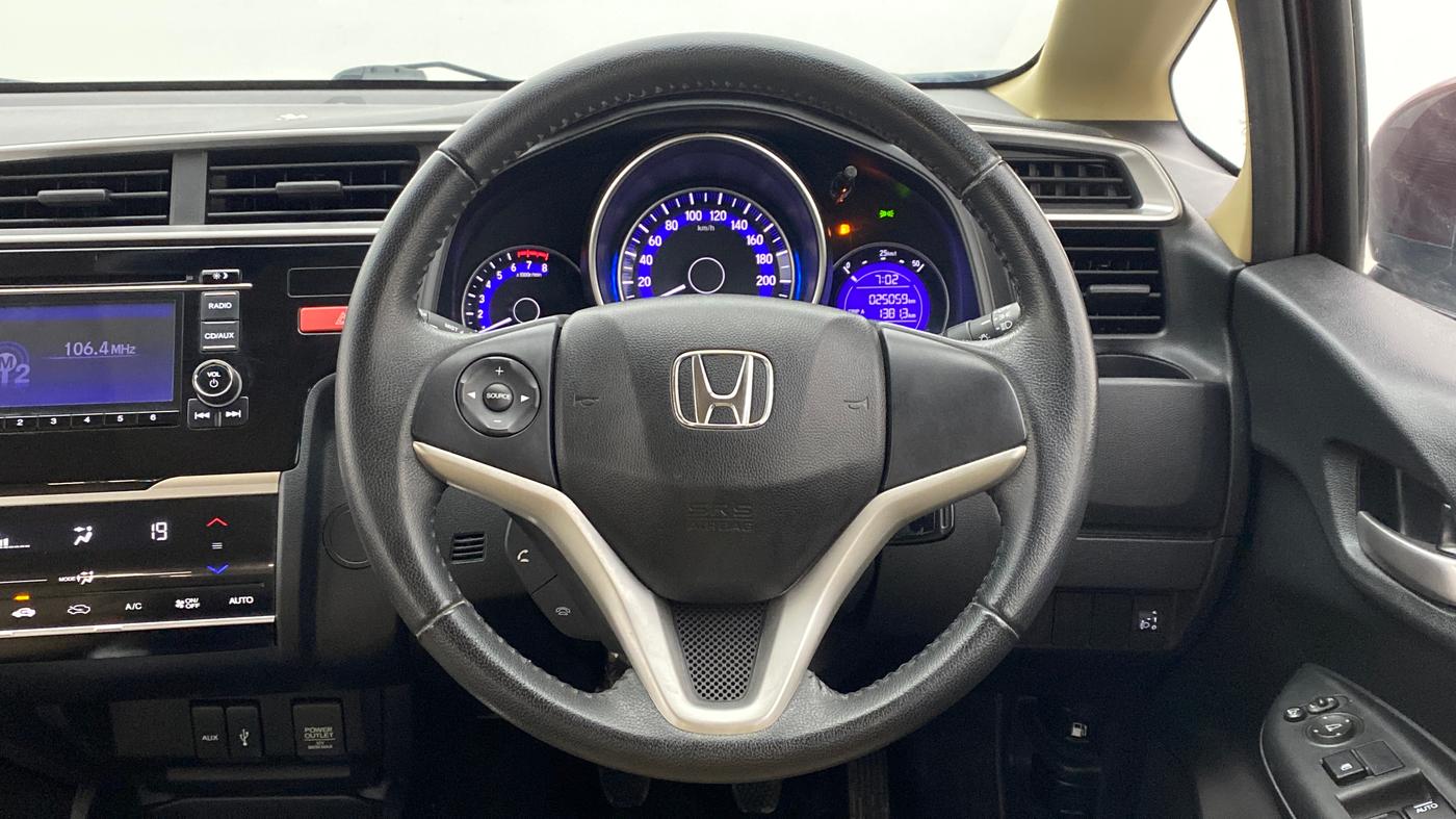 2016 Honda Jazz 1.2 V MT, Petrol, Manual, 25,149 km, Steering Wheel Close Up