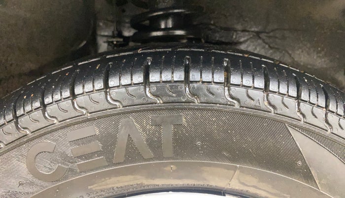 2014 Maruti Alto 800 LXI, Petrol, Manual, 29,292 km, Right Front Tyre Tread