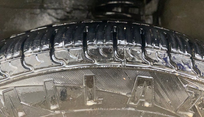 2014 Maruti Alto 800 LXI, Petrol, Manual, 29,292 km, Left Front Tyre Tread