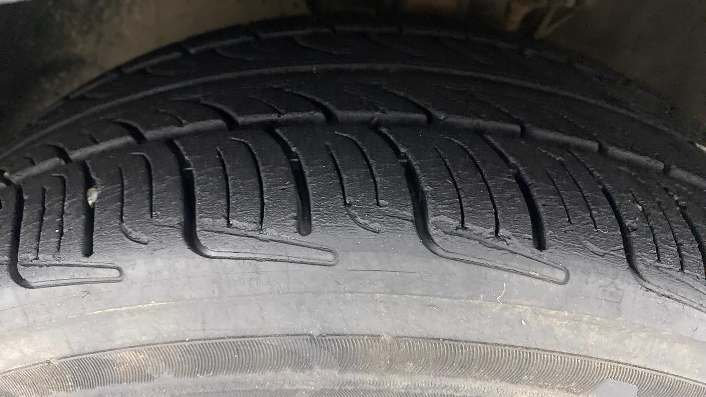 2017 Volkswagen Ameo HIGHLINE DSG 1.5 DIESEL , Diesel, Automatic, 74,849 km, Left Front Tyre Tread