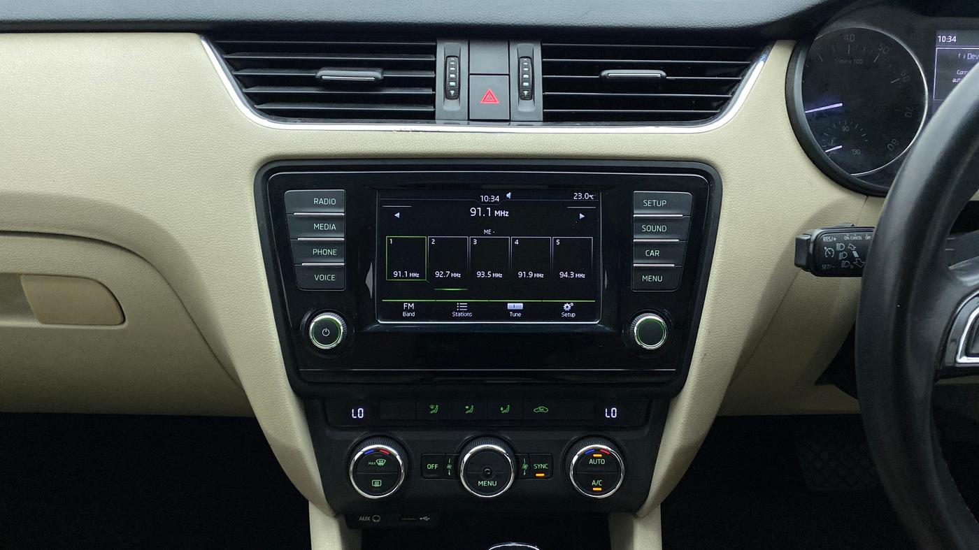 2016 Skoda Octavia 1.8 TSI STYLE PLUS AT, Petrol, Automatic, 59,671 km, Air Conditioner