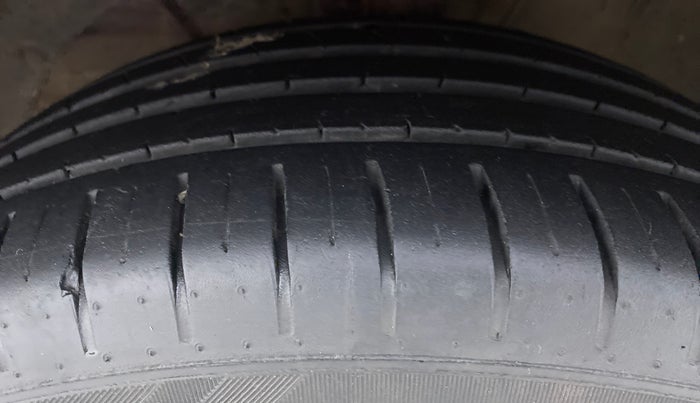 2019 Toyota Glanza V CVT, Petrol, Automatic, 32,624 km, Left Front Tyre Tread