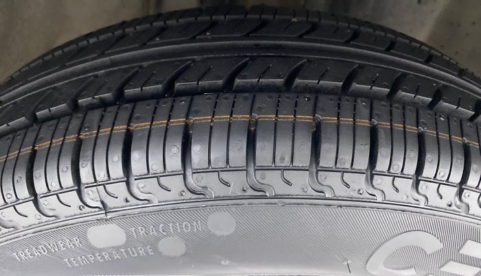 2018 Nissan Micra Active XV, Petrol, Manual, 26,710 km, Right Front Tyre Tread
