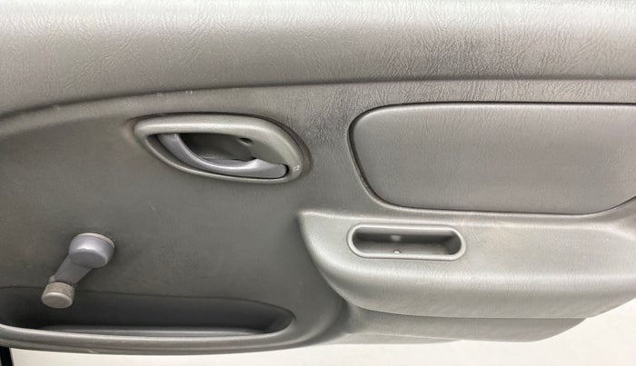 2009 Maruti Alto LXI, Petrol, Manual, 32,394 km, Driver Side Door Panels Control