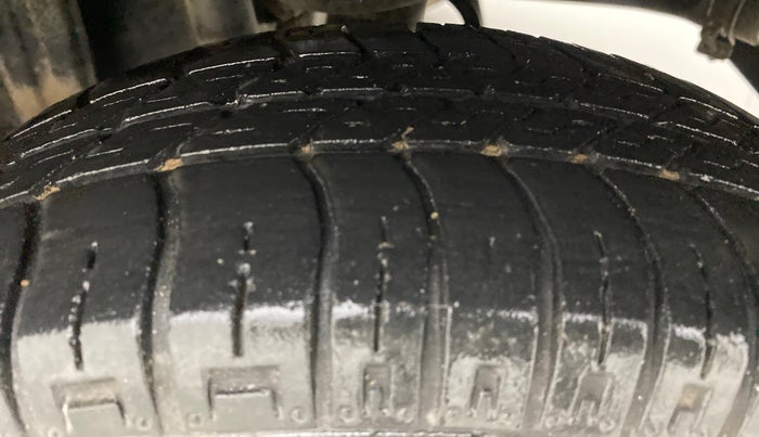 2009 Maruti Alto LXI, Petrol, Manual, 32,394 km, Left Rear Tyre Tread