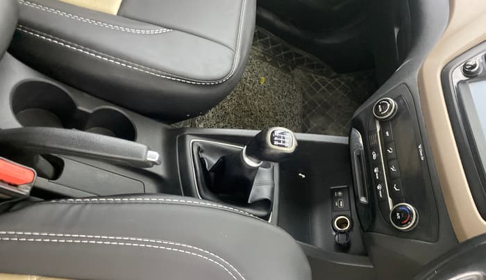 2017 Hyundai Elite i20 ASTA 1.2 (O), Petrol, Manual, 37,638 km, Gear Lever