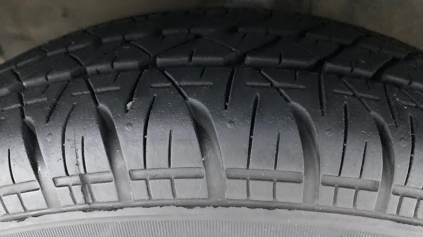 2011 Toyota Etios G, Petrol, Manual, 43,763 km, Left Front Tyre Tread