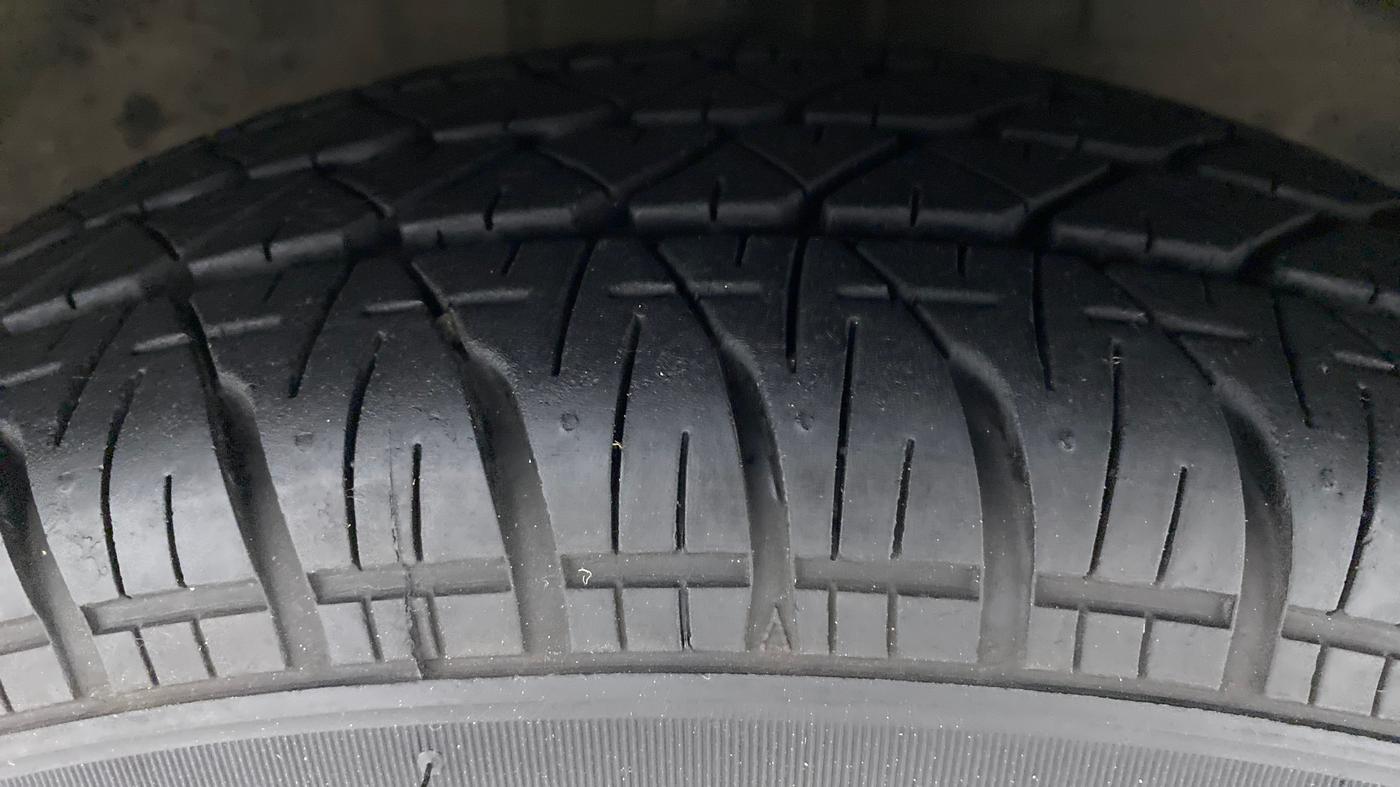 2011 Toyota Etios G, Petrol, Manual, 43,763 km, Right Front Tyre Tread