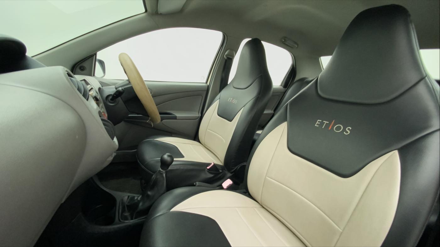 2011 Toyota Etios G, Petrol, Manual, 43,763 km, Right Side Front Door Cabin