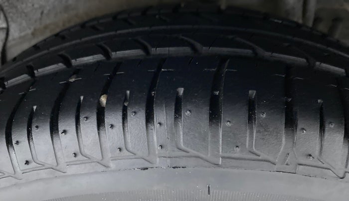 2015 Tata Zest XT RT, Petrol, Manual, 48,207 km, Left Rear Tyre Tread