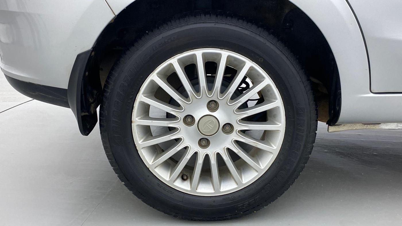 2015 Tata Zest XT RT, Petrol, Manual, 48,207 km, Right Rear Wheel