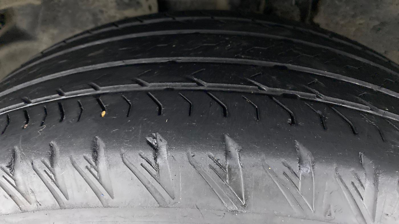 2021 Tata Safari XZ+ 2.0 KRYOTEC, Diesel, Manual, 19,849 km, Left Front Tyre Tread