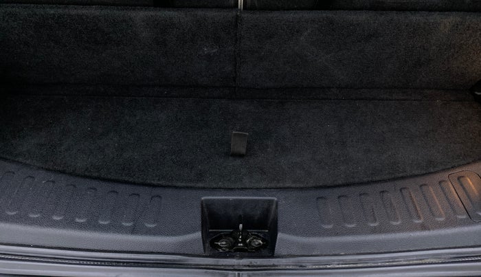 2021 Tata Safari XZ+ 2.0 KRYOTEC, Diesel, Manual, 19,849 km, Boot Inside