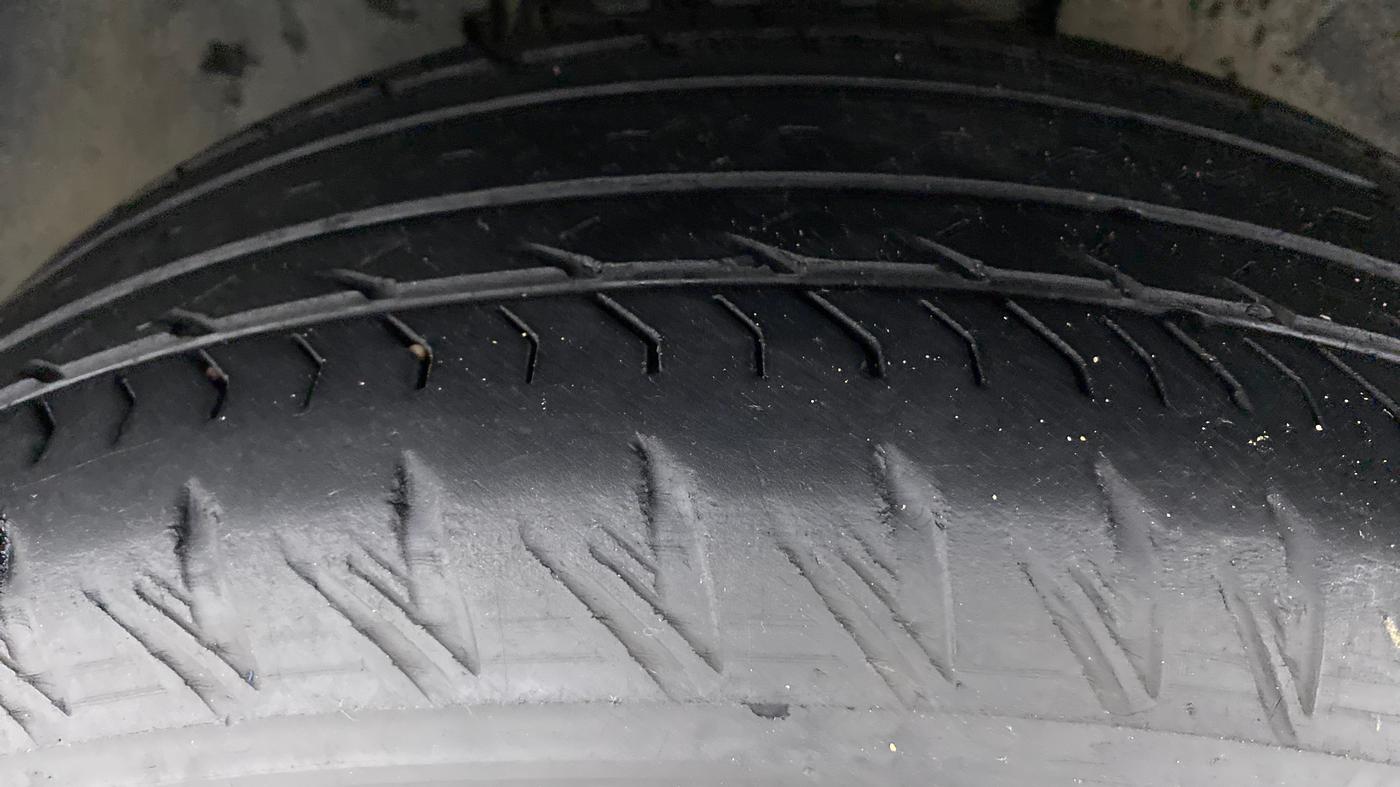 2021 Tata Safari XZ+ 2.0 KRYOTEC, Diesel, Manual, 19,849 km, Right Front Tyre Tread