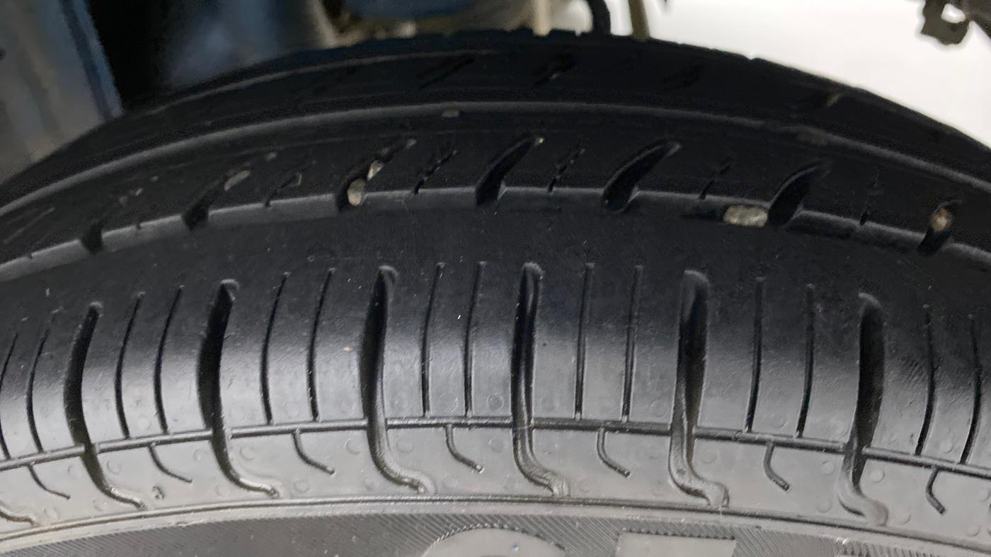 2017 Maruti Alto 800 LXI, Petrol, Manual, 75,321 km, Left Rear Tyre Tread
