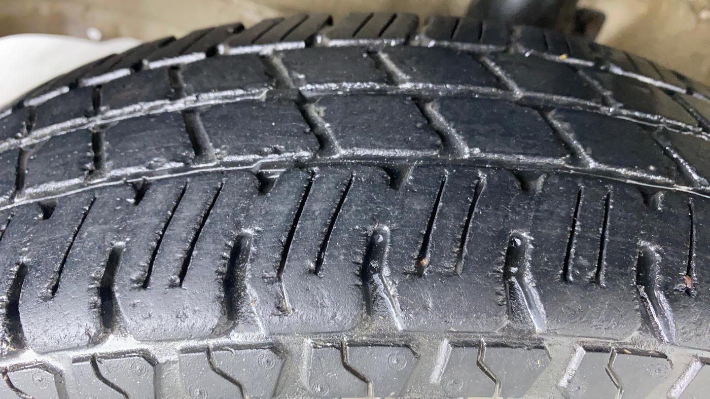 2014 Maruti Wagon R 1.0 LXI CNG, CNG, Manual, 80,758 km, Left Front Tyre Tread