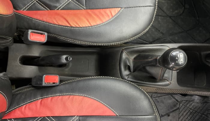 2018 Hyundai Eon ERA +, Petrol, Manual, 43,354 km, Gear Lever