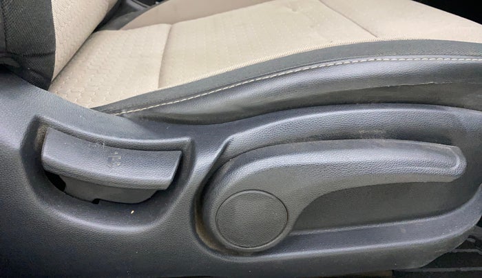 2016 Hyundai Elite i20 SPORTZ 1.4 CRDI, Diesel, Manual, 1,44,531 km, Driver Side Adjustment Panel