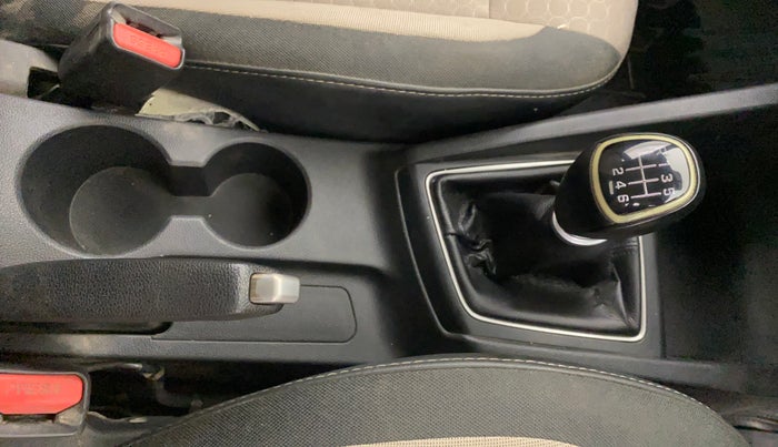 2016 Hyundai Elite i20 SPORTZ 1.4 CRDI, Diesel, Manual, 1,44,531 km, Gear Lever