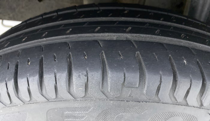 2019 Renault TRIBER 1.0 RXZ, Petrol, Manual, 62,803 km, Right Rear Tyre Tread